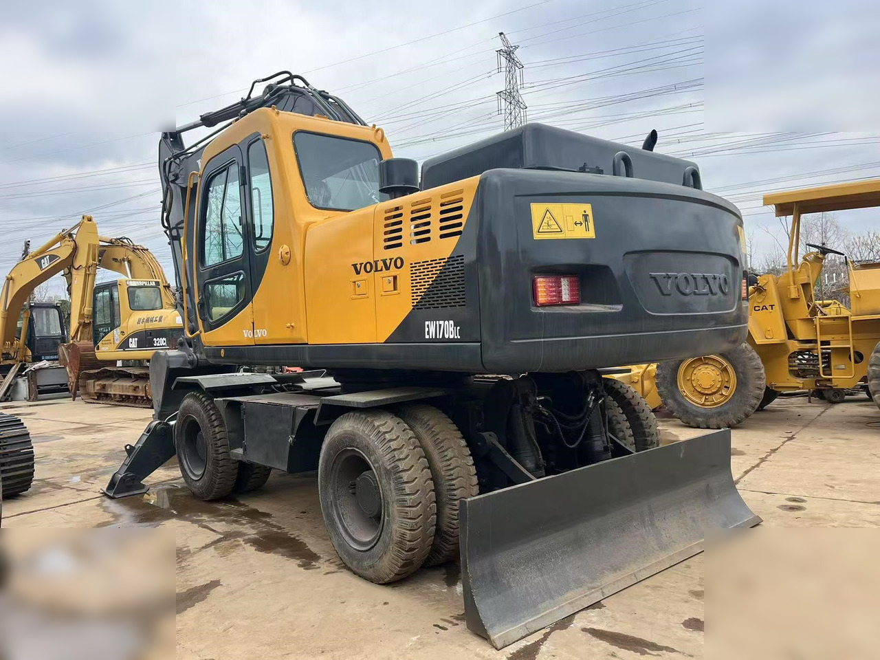 VOLVO EW170 - Excavator pe roţi: Foto 5 VOLVO EW170 - Excavator pe roţi: Foto 5