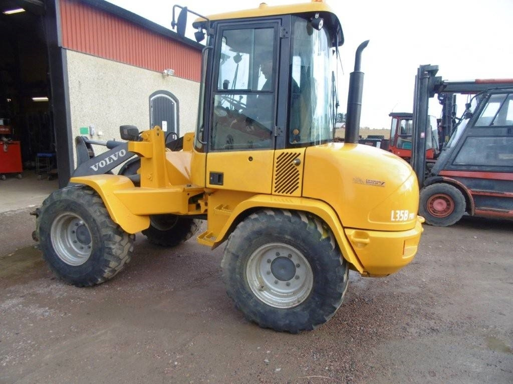 Volvo L 35 - Încărcător frontal pe pneuri: Foto 4 Volvo L 35 - Încărcător frontal pe pneuri: Foto 4