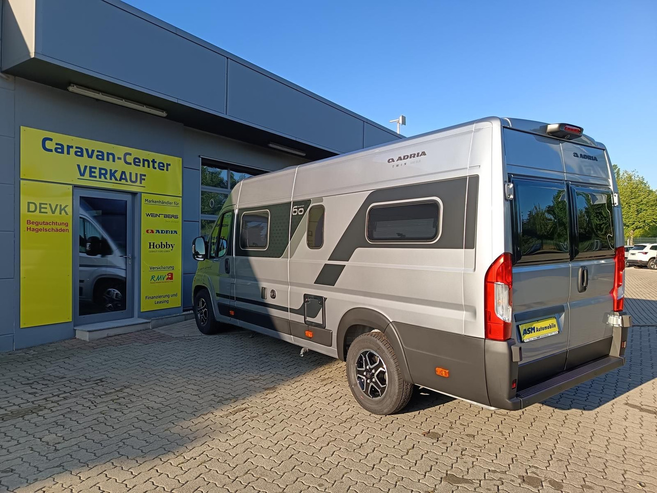 Adria Twin "60Y" 640 SLB*180 PS*4,25t MAXI*COMBI D 6E* - Camper van: Foto 2 Adria Twin "60Y" 640 SLB*180 PS*4,25t MAXI*COMBI D 6E* - Camper van: Foto 2