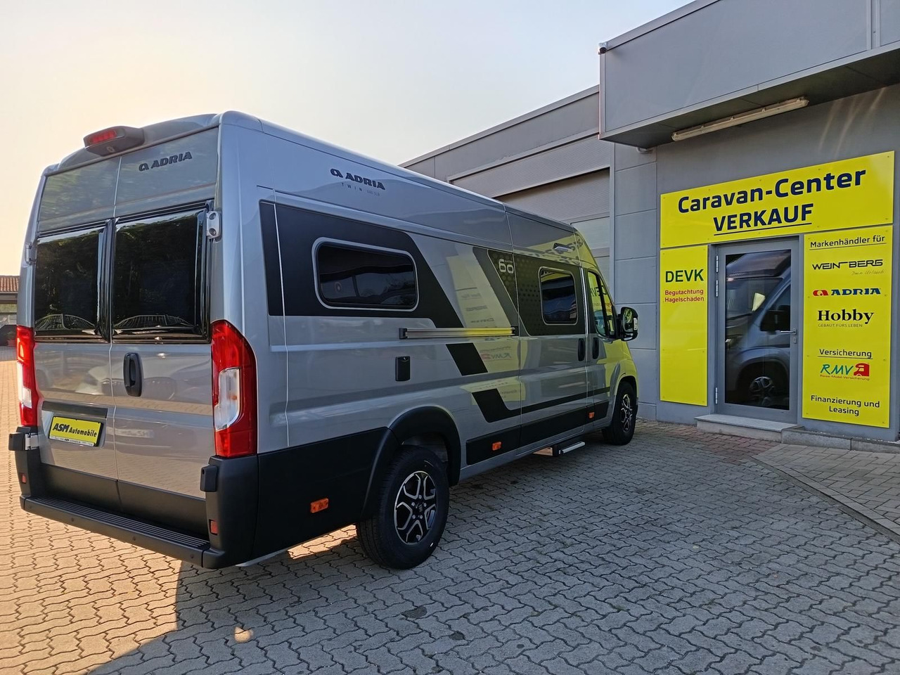 Adria Twin "60Y" 640 SLB*180 PS*4,25t MAXI*COMBI D 6E* - Camper van: Foto 5 Adria Twin "60Y" 640 SLB*180 PS*4,25t MAXI*COMBI D 6E* - Camper van: Foto 5