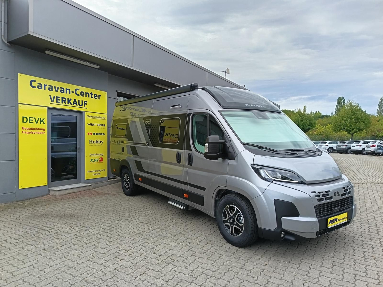 Adria Twin "60Y" 640 SLB 4,25MAXI*JUBILEE*MARKISE*LED - Camper van: Foto 2 Adria Twin "60Y" 640 SLB 4,25MAXI*JUBILEE*MARKISE*LED - Camper van: Foto 2