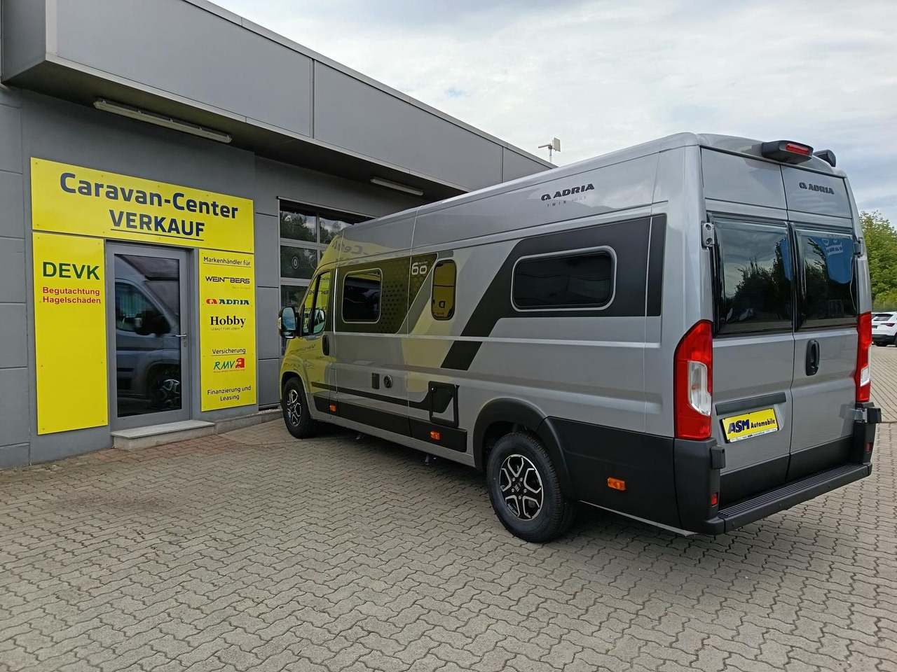 Adria Twin "60Y" 640 SLB 4,25MAXI*JUBILEE*MARKISE*LED - Camper van: Foto 5 Adria Twin "60Y" 640 SLB 4,25MAXI*JUBILEE*MARKISE*LED - Camper van: Foto 5