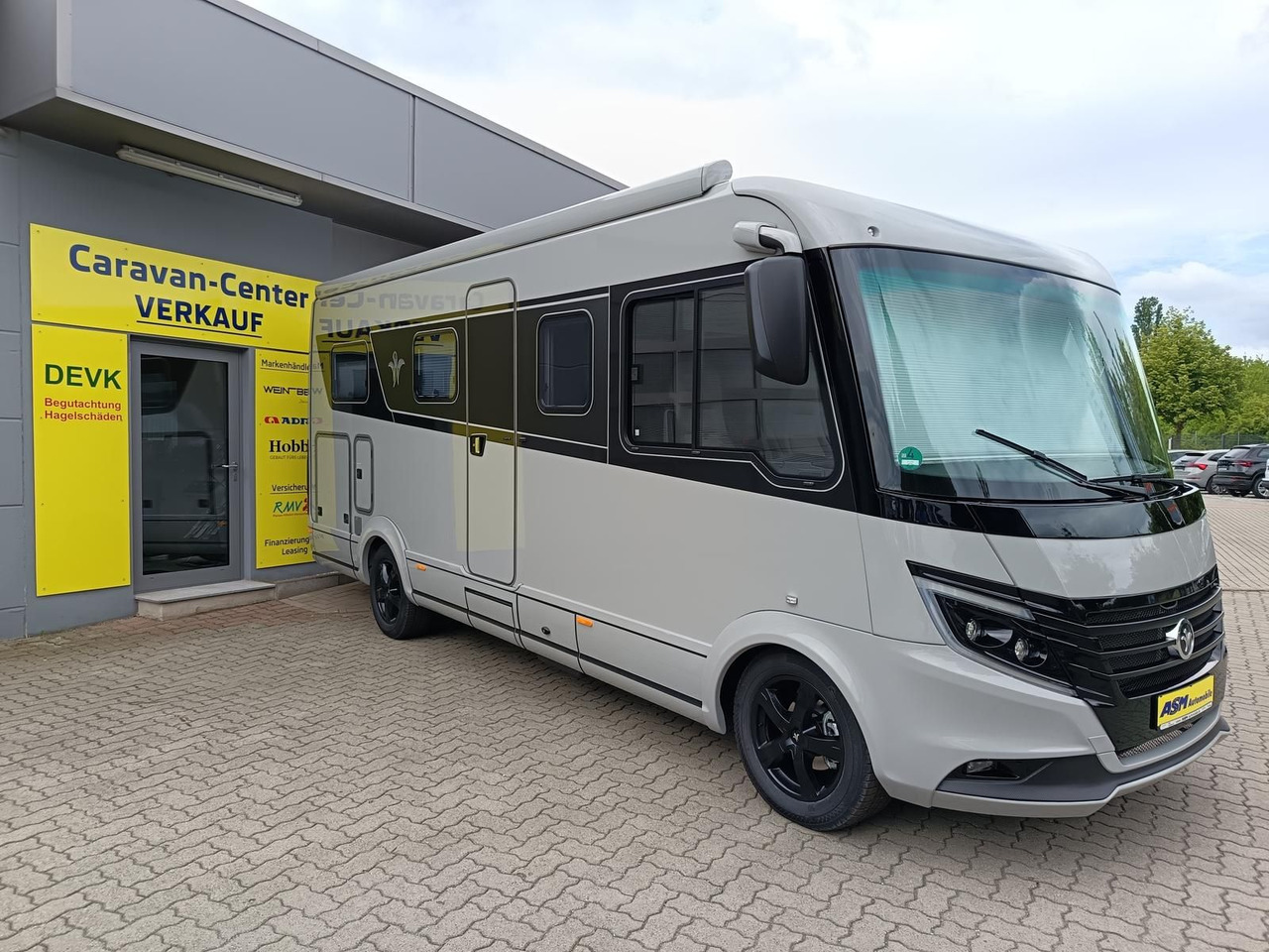Niesmann + Bischoff iSmove 6.9 E132 kW*AHK*SOLAR*SAT*NAVI*DACHKLIMA* - Autorulotă integrată: Foto 2 Niesmann + Bischoff iSmove 6.9 E132 kW*AHK*SOLAR*SAT*NAVI*DACHKLIMA* - Autorulotă integrată: Foto 2
