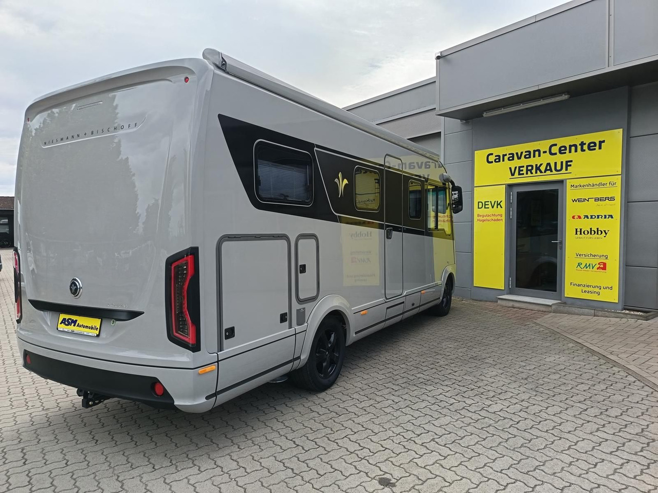 Niesmann + Bischoff iSmove 6.9 E132 kW*AHK*SOLAR*SAT*NAVI*DACHKLIMA* - Autorulotă integrată: Foto 5 Niesmann + Bischoff iSmove 6.9 E132 kW*AHK*SOLAR*SAT*NAVI*DACHKLIMA* - Autorulotă integrată: Foto 5