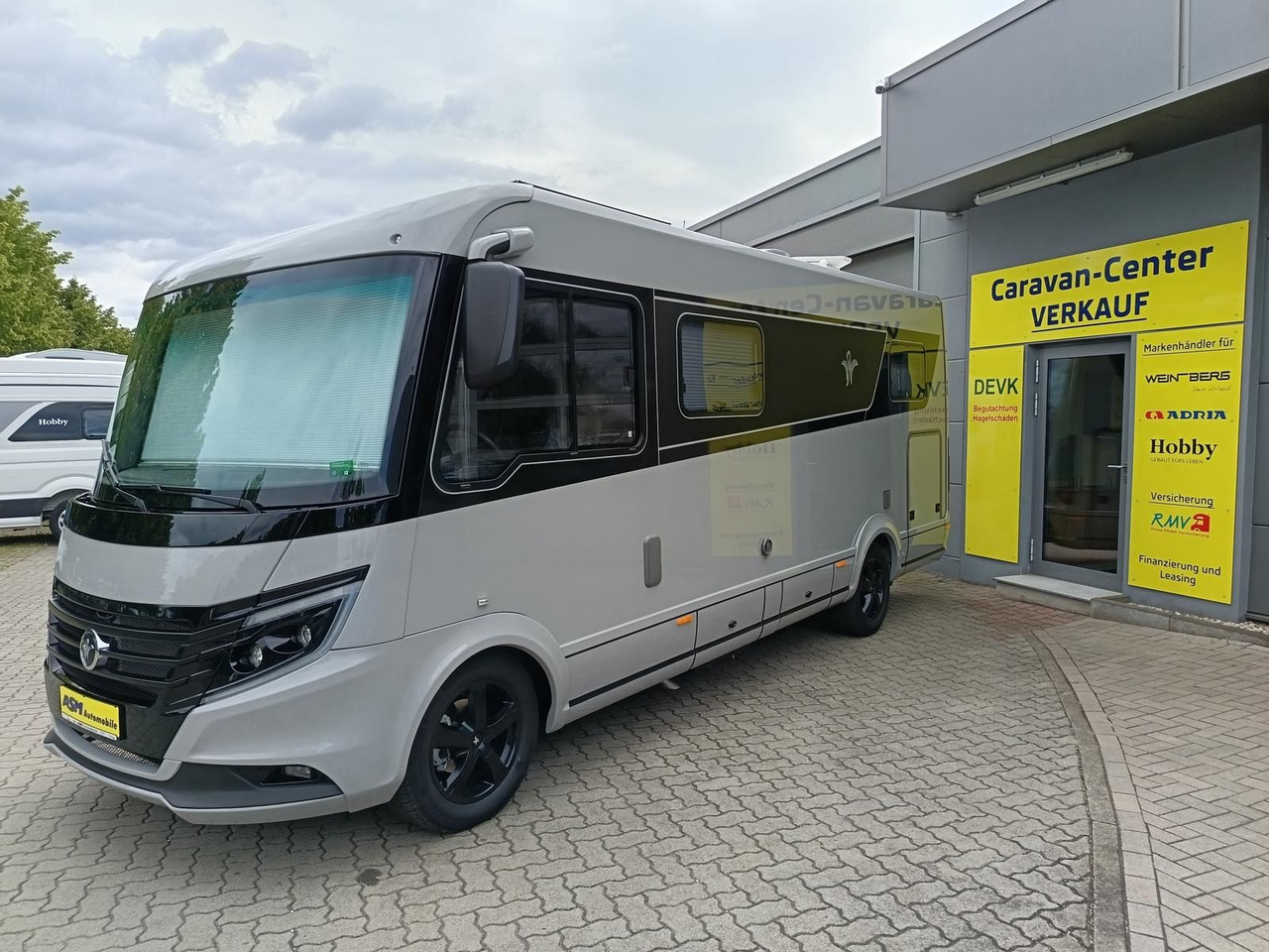 Niesmann + Bischoff iSmove 6.9 E132 kW*AHK*SOLAR*SAT*NAVI*DACHKLIMA* - Autorulotă integrată: Foto 4 Niesmann + Bischoff iSmove 6.9 E132 kW*AHK*SOLAR*SAT*NAVI*DACHKLIMA* - Autorulotă integrată: Foto 4