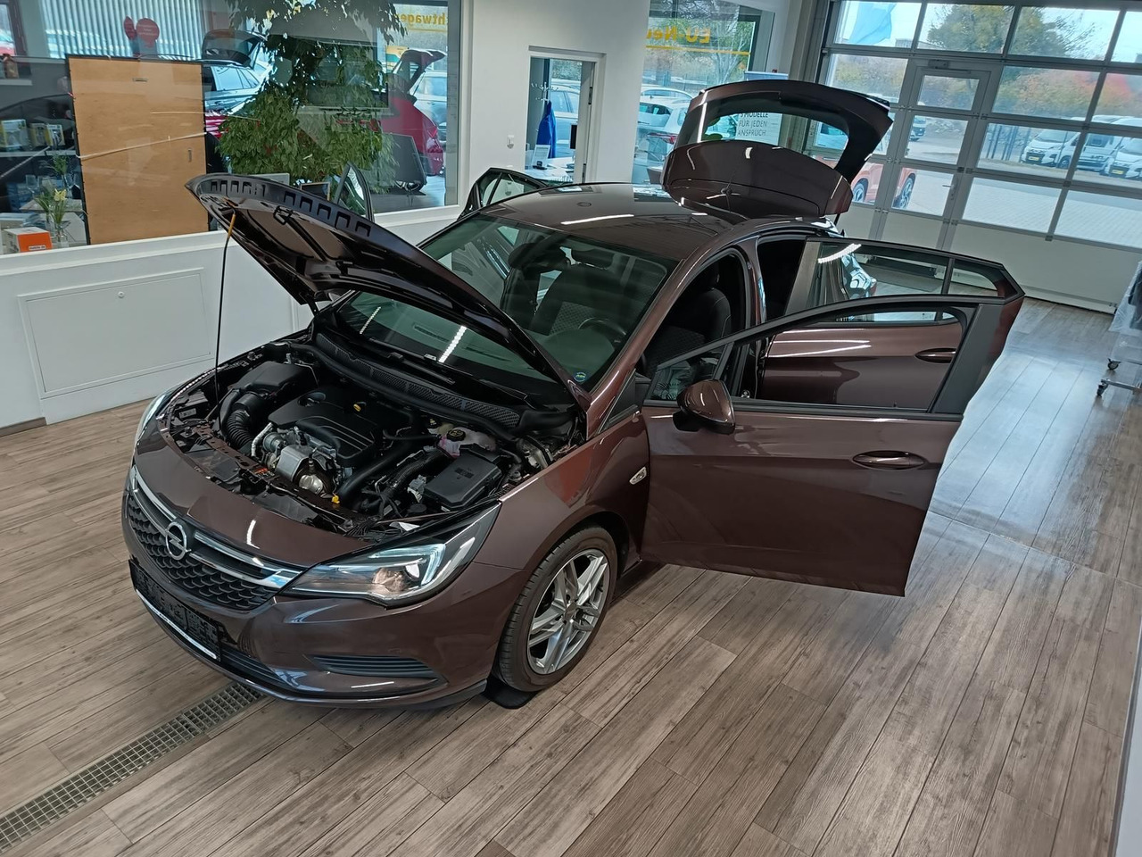 Opel Astra K Lim. 1,0 TURBO 77 kW*TEMP*KLIMA*PDC*SHZ* - Berlină/ Sedan: Foto 2 Opel Astra K Lim. 1,0 TURBO 77 kW*TEMP*KLIMA*PDC*SHZ* - Berlină/ Sedan: Foto 2