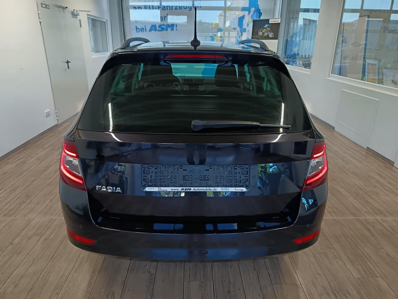 Skoda Fabia Ambition Combi 1,0 TSI*Bi-LED*NAVI*SHZ*DAB - Automobil: Foto 5 Skoda Fabia Ambition Combi 1,0 TSI*Bi-LED*NAVI*SHZ*DAB - Automobil: Foto 5