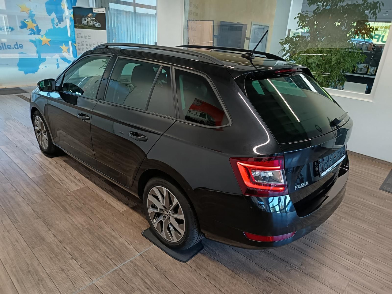 Skoda Fabia Ambition Combi 1,0 TSI*Bi-LED*NAVI*SHZ*DAB - Automobil: Foto 4 Skoda Fabia Ambition Combi 1,0 TSI*Bi-LED*NAVI*SHZ*DAB - Automobil: Foto 4