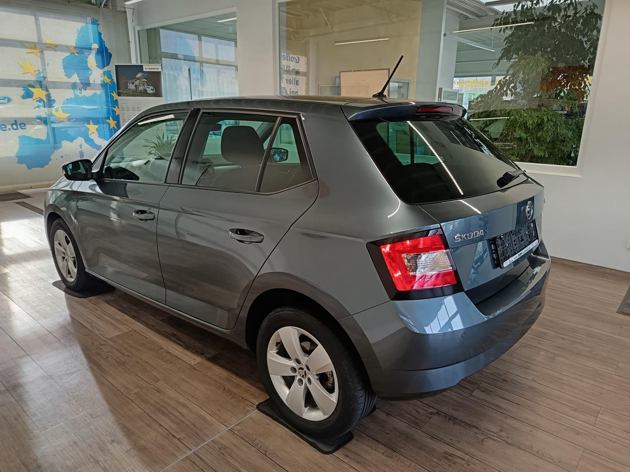 Skoda Fabia Style 1,2 TSI 81 kW DSG*PDC*SHZ*TEMP*KLIMA - Automobil: Foto 4 Skoda Fabia Style 1,2 TSI 81 kW DSG*PDC*SHZ*TEMP*KLIMA - Automobil: Foto 4