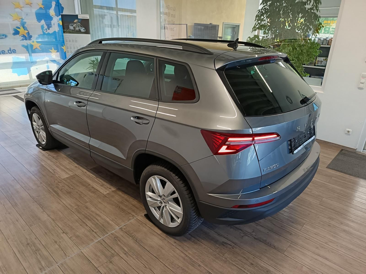 Skoda Karoq Selection 1.5 TSI DSG*NAVI*ACC*AHK-VORBER* - SUV: Foto 4 Skoda Karoq Selection 1.5 TSI DSG*NAVI*ACC*AHK-VORBER* - SUV: Foto 4