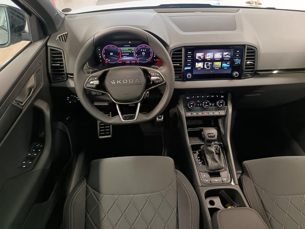 SUV Skoda Karoq Sportline 1,5 TSI DSG*AHK*PSD*STD.HZG*NAVI: Foto 6 SUV Skoda Karoq Sportline 1,5 TSI DSG*AHK*PSD*STD.HZG*NAVI: Foto 6