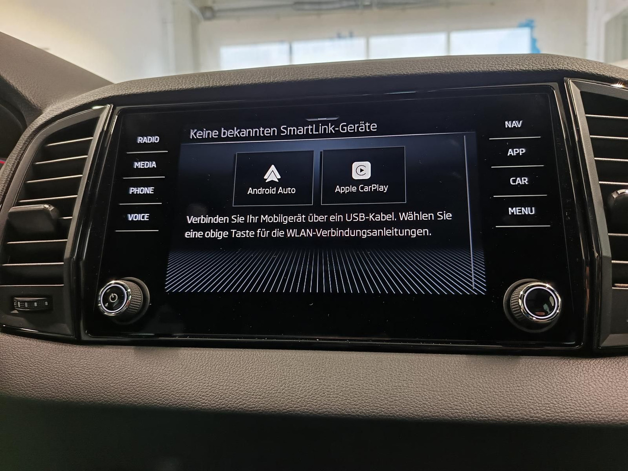 SUV Skoda Karoq Sportline 1,5 TSI DSG*AHK*PSD*STD.HZG*NAVI: Foto 12 SUV Skoda Karoq Sportline 1,5 TSI DSG*AHK*PSD*STD.HZG*NAVI: Foto 12