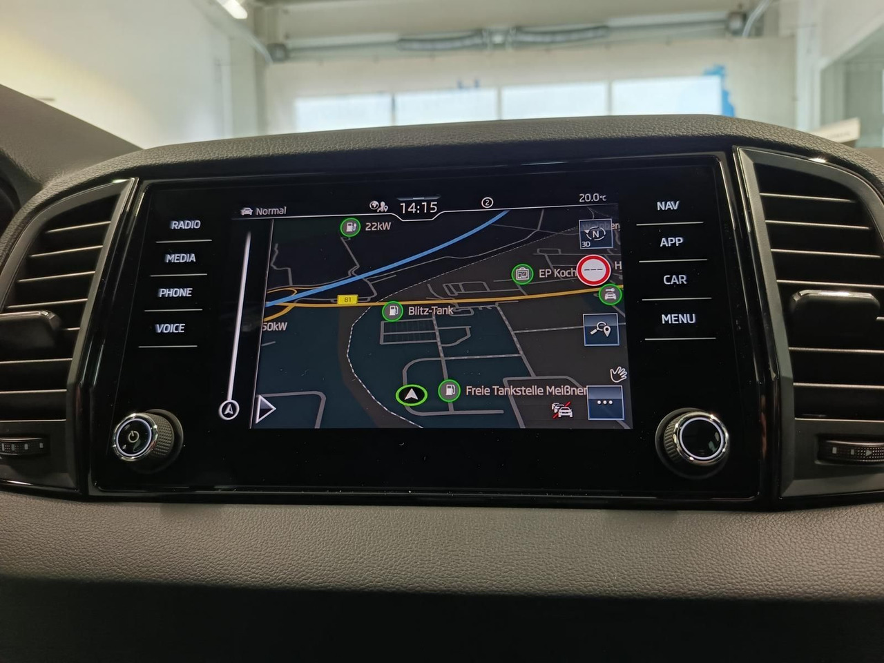 SUV Skoda Karoq Sportline 1,5 TSI DSG*AHK*PSD*STD.HZG*NAVI: Foto 11 SUV Skoda Karoq Sportline 1,5 TSI DSG*AHK*PSD*STD.HZG*NAVI: Foto 11