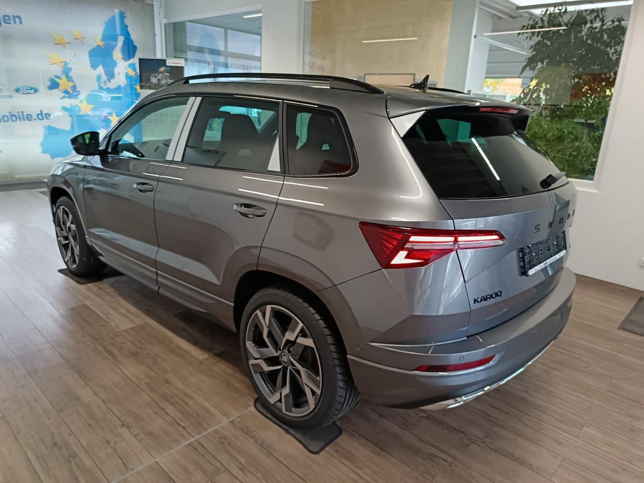 Skoda Karoq Sportline 2,0 TDI 4x4*AHK*PSD*STD.HZG*DCC* - SUV: Foto 4 Skoda Karoq Sportline 2,0 TDI 4x4*AHK*PSD*STD.HZG*DCC* - SUV: Foto 4