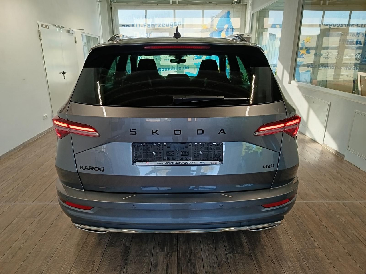 Skoda Karoq Sportline 2,0 TDI DSG 4x4*AHK*PSD*STD.HZG* - SUV: Foto 5 Skoda Karoq Sportline 2,0 TDI DSG 4x4*AHK*PSD*STD.HZG* - SUV: Foto 5