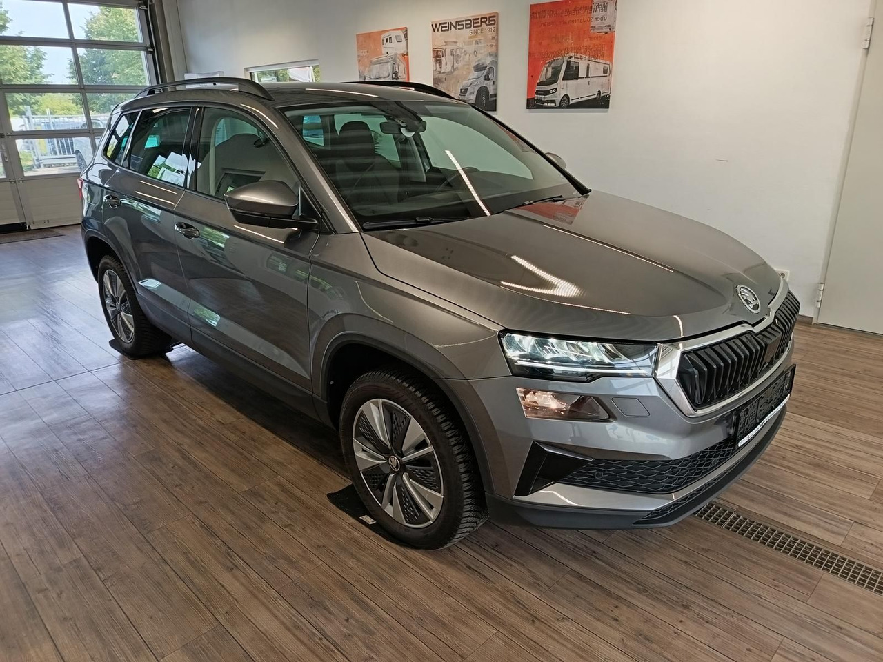 Skoda Karoq Style 1,5TSI DSG*AHK-VORBER*NAVI*LED*R-KAM - SUV: Foto 3 Skoda Karoq Style 1,5TSI DSG*AHK-VORBER*NAVI*LED*R-KAM - SUV: Foto 3