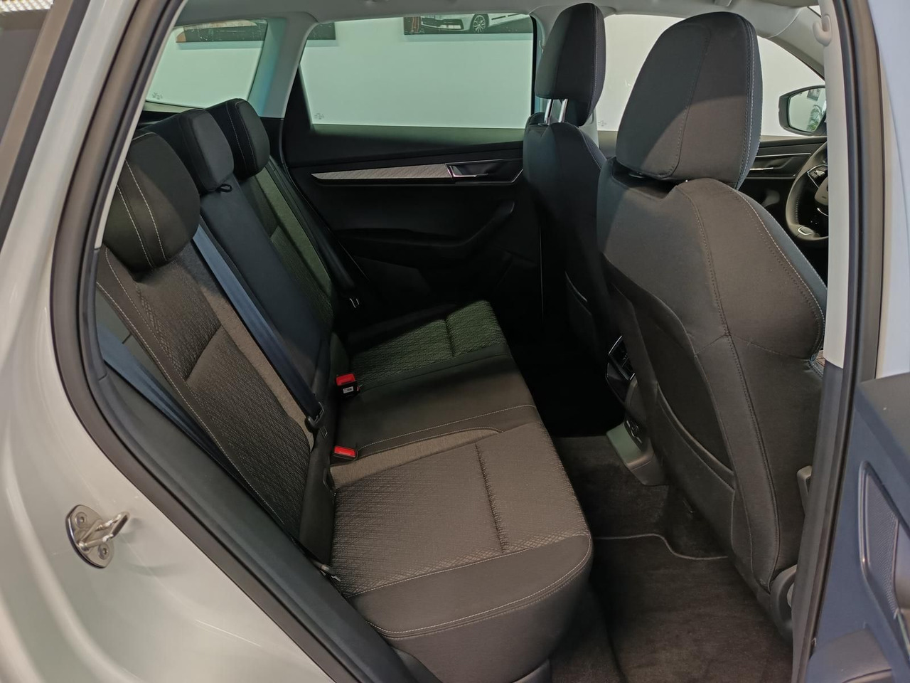 SUV Skoda Karoq Style 1,5TSI DSG*AHK-VORBER*NAVI*LED*R-KAM: Foto 18