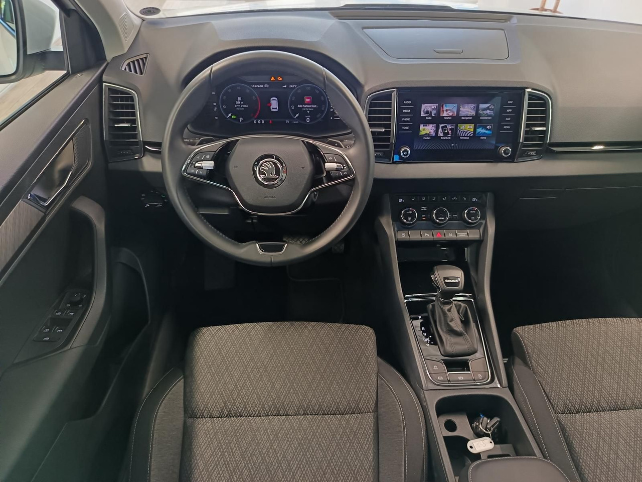 SUV Skoda Karoq Style 1,5TSI DSG*AHK-VORBER*NAVI*LED*R-KAM: Foto 6