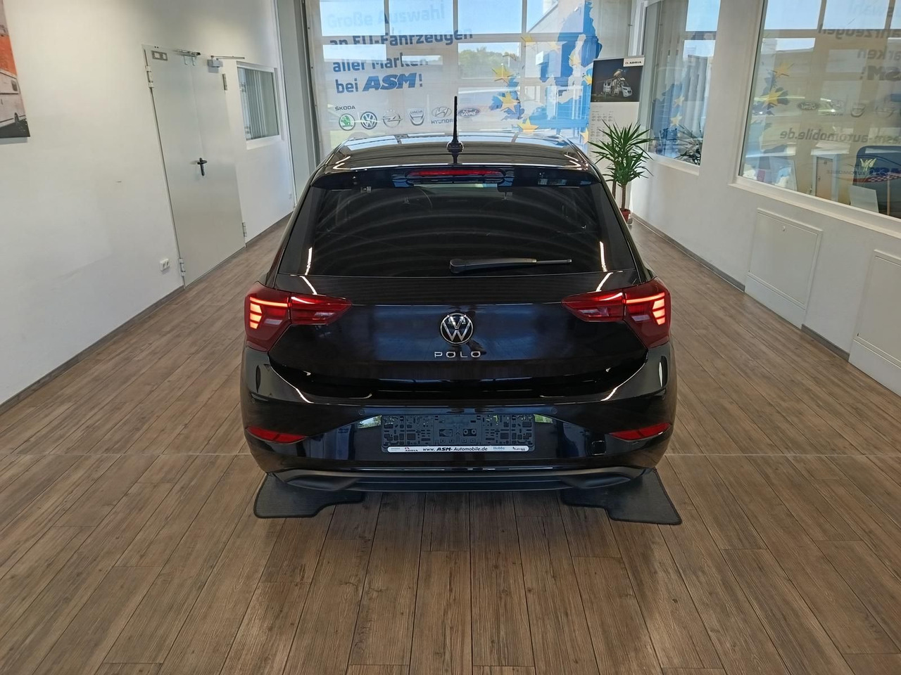 Volkswagen Polo Life 1.0 TSI 70kW DSG*LED*ACC*R-KAM*DAB*PDC - Automobil: Foto 5 Volkswagen Polo Life 1.0 TSI 70kW DSG*LED*ACC*R-KAM*DAB*PDC - Automobil: Foto 5