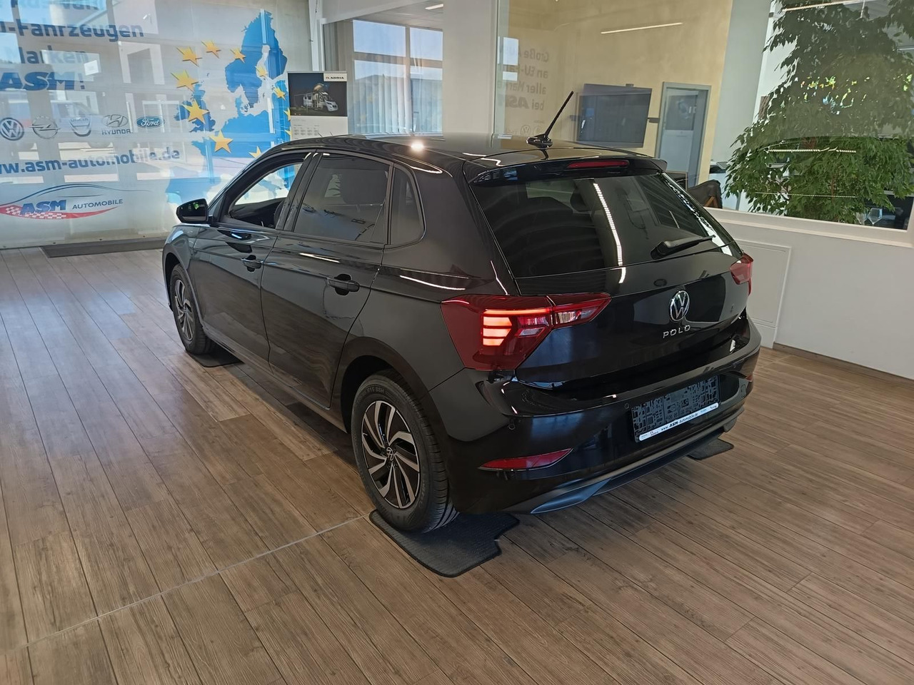 Volkswagen Polo Life 1.0 TSI 70kW DSG*LED*ACC*R-KAM*DAB*PDC - Automobil: Foto 4 Volkswagen Polo Life 1.0 TSI 70kW DSG*LED*ACC*R-KAM*DAB*PDC - Automobil: Foto 4