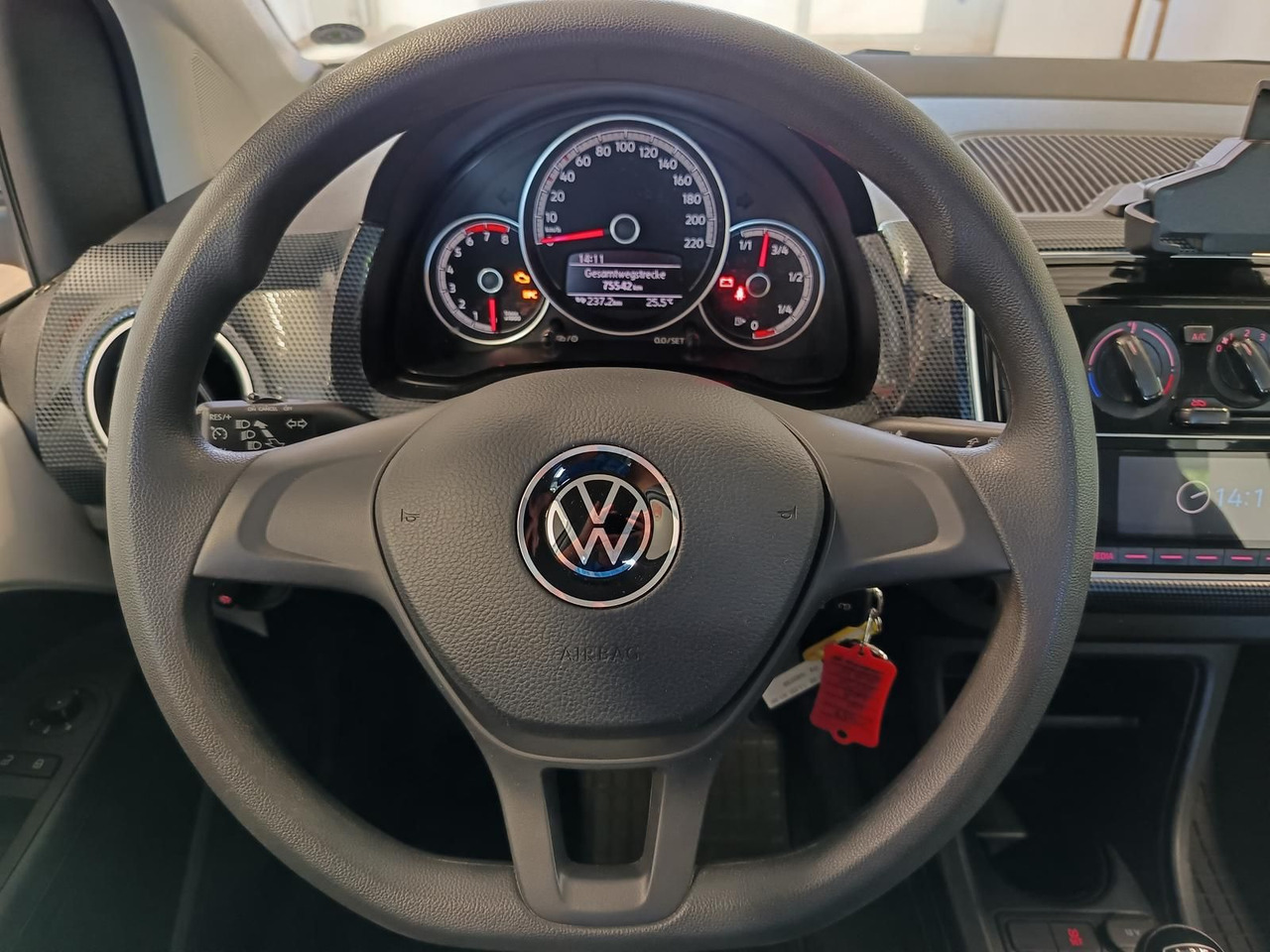 Automobil Volkswagen up! move up! 1.0*R-KAM*PDC*SHZ*MAPS+MORE*DAB*NSW: Foto 8