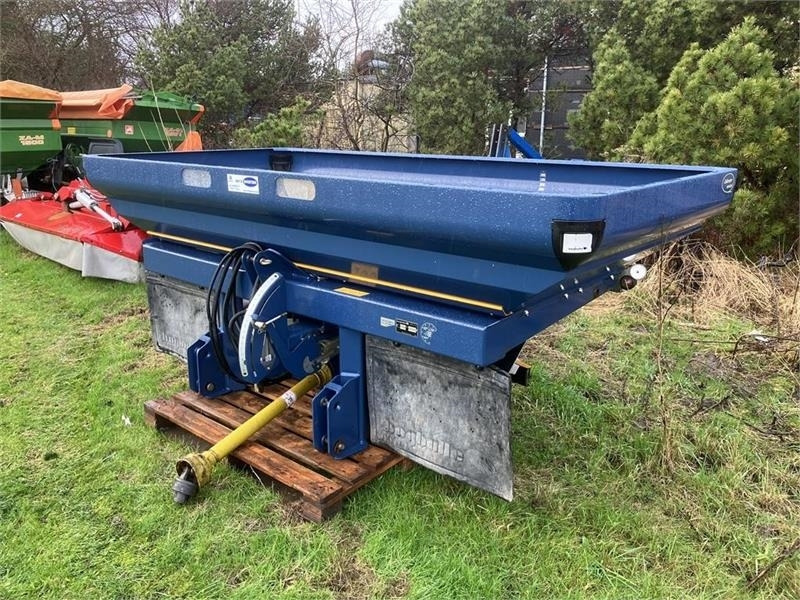 Bogballe M2 Med Calibrator Uniq - Maşină de împrăştiat gunoi de grajd: Foto 1 Bogballe M2 Med Calibrator Uniq - Maşină de împrăştiat gunoi de grajd: Foto 1