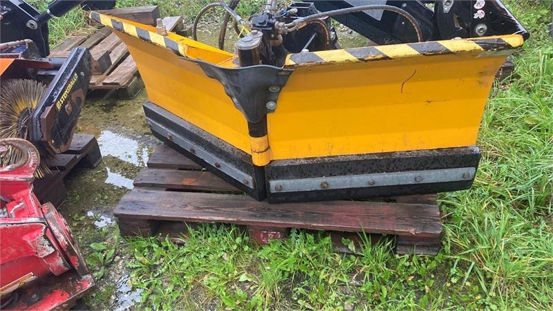 GMR FS1500V V-Plov - Plug zapada pentru Utilaje agricole: Foto 1 GMR FS1500V V-Plov - Plug zapada pentru Utilaje agricole: Foto 1