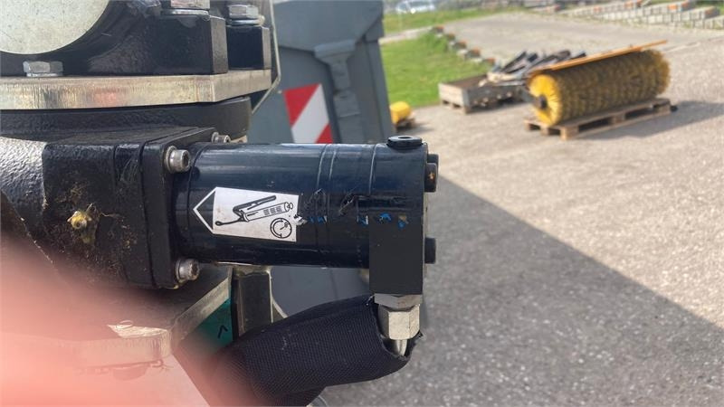 Greentec Scorpion 430-4 PLUS Hybrid bagmonteret højre - Tocător resturi vegetale/ Mulcer: Foto 4 Greentec Scorpion 430-4 PLUS Hybrid bagmonteret højre - Tocător resturi vegetale/ Mulcer: Foto 4