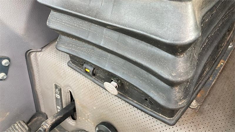 Leasing de Kubota ST341 inkl. 150 cm kost og udlægger Kubota ST341 inkl. 150 cm kost og udlægger: Foto 10 Leasing de Kubota ST341 inkl. 150 cm kost og udlægger Kubota ST341 inkl. 150 cm kost og udlægger: Foto 10