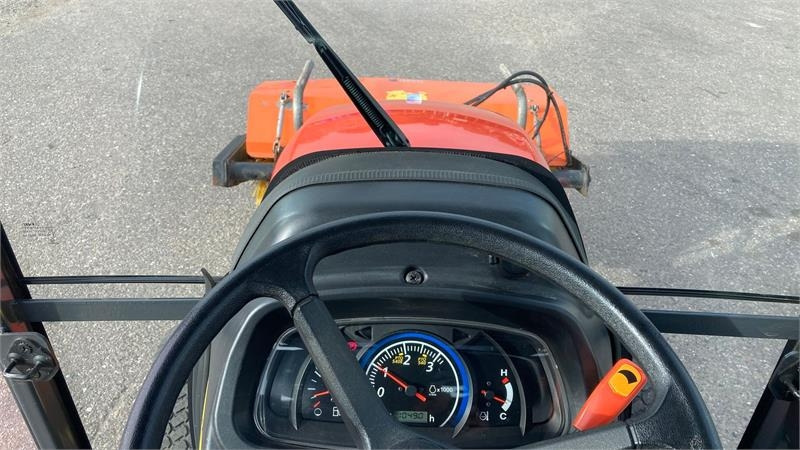 Leasing de Kubota ST341 inkl. 150 cm kost og udlægger Kubota ST341 inkl. 150 cm kost og udlægger: Foto 15 Leasing de Kubota ST341 inkl. 150 cm kost og udlægger Kubota ST341 inkl. 150 cm kost og udlægger: Foto 15