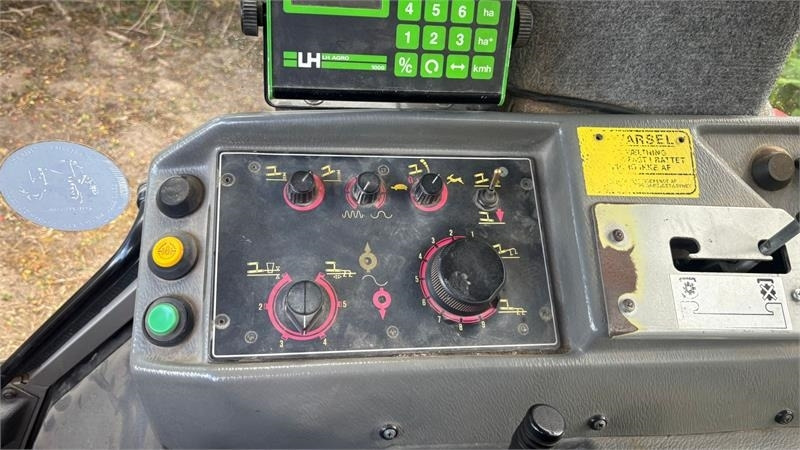 Tractor agricol Massey Ferguson 3070 Traktor: Foto 6
