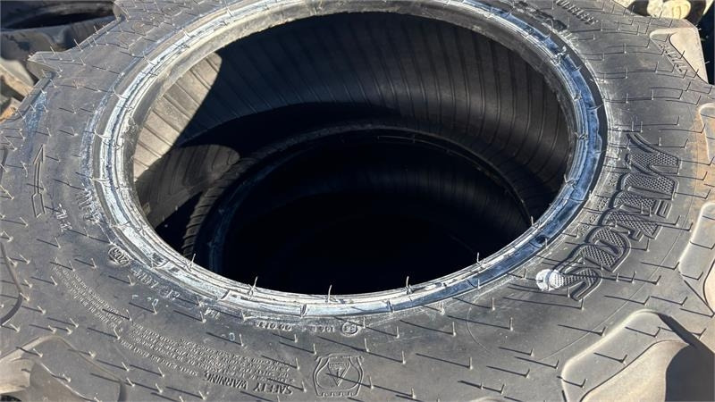 Mitas 420/70-24 - Anvelopă pentru Maşina comunala: Foto 2 Mitas 420/70-24 - Anvelopă pentru Maşina comunala: Foto 2