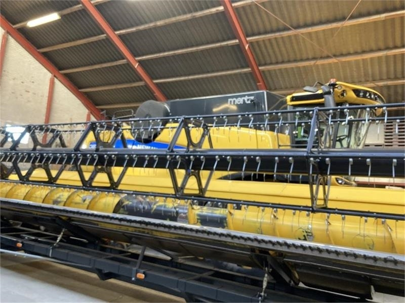 New Holland 35” Varifeed - Heder: Foto 3 New Holland 35” Varifeed - Heder: Foto 3