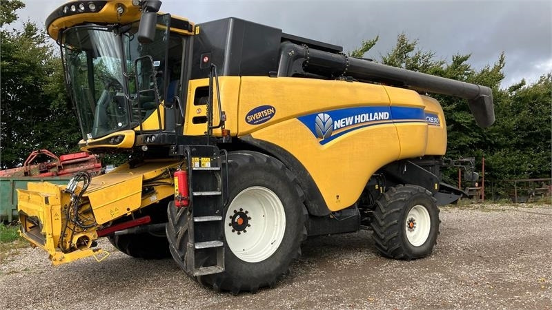 New Holland CX8.90 SLH - Combină de recoltat cereale: Foto 3 New Holland CX8.90 SLH - Combină de recoltat cereale: Foto 3