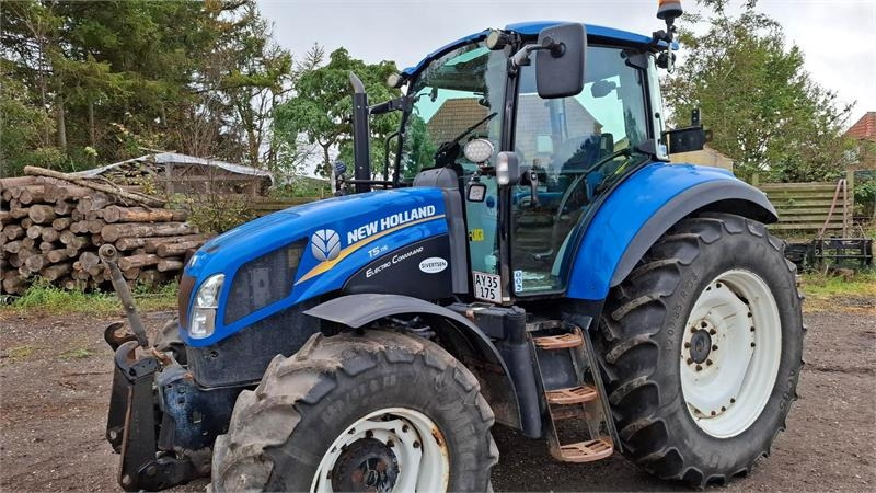 New Holland T5.115 EC - Tractor agricol: Foto 1 New Holland T5.115 EC - Tractor agricol: Foto 1