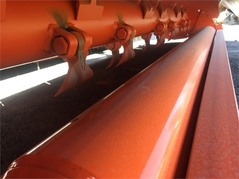 Perfect ZW-240 - Maşină de tuns iarba: Foto 3 Perfect ZW-240 - Maşină de tuns iarba: Foto 3