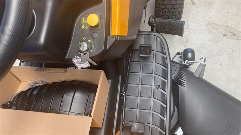 Stiga Tornado 5108 - Tractor comunal: Foto 4 Stiga Tornado 5108 - Tractor comunal: Foto 4