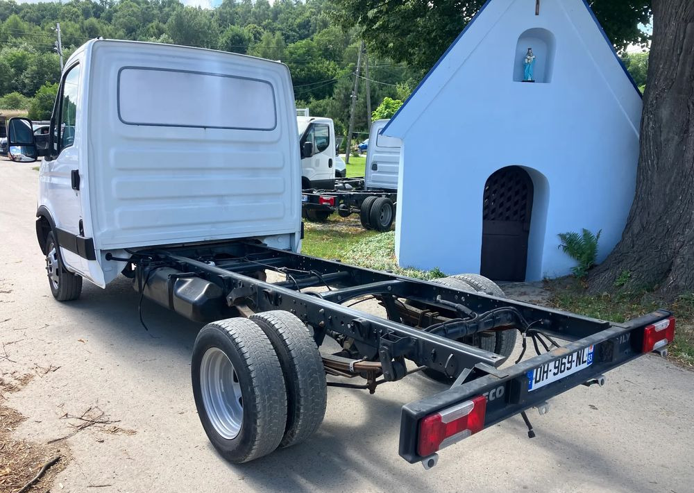 Iveco DAILY 35C13 ramo do zabudowy kiper wywrotka - Camion şasiu: Foto 4 Iveco DAILY 35C13 ramo do zabudowy kiper wywrotka - Camion şasiu: Foto 4