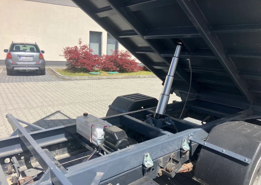 Iveco Iveco daily 35C13 wywrotka solidny kiper - Autoutilitară basculantă: Foto 2 Iveco Iveco daily 35C13 wywrotka solidny kiper - Autoutilitară basculantă: Foto 2