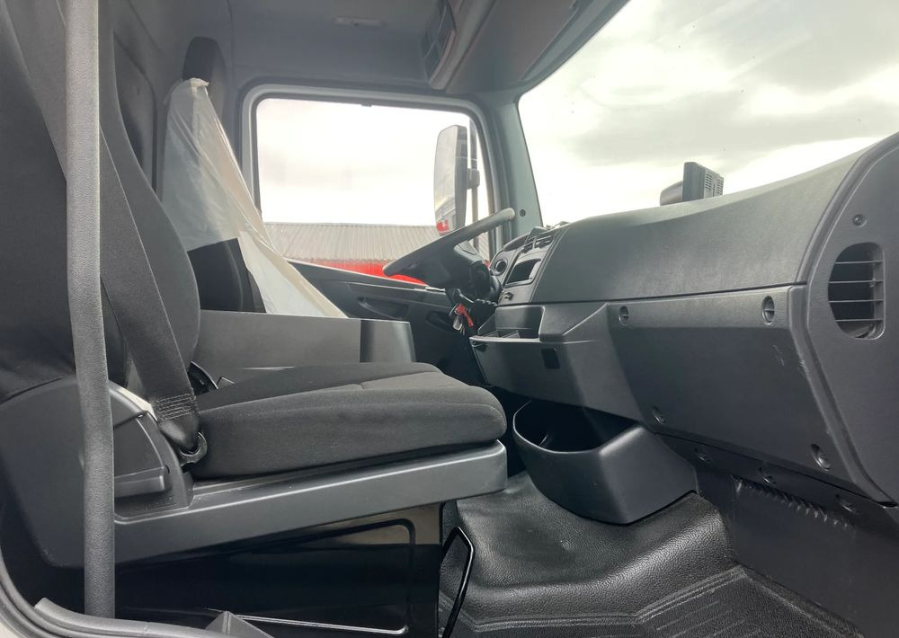Mercedes-Benz ATEGO 1218 KURIERKA KONTENER 15 PALET - Camion furgon: Foto 5 Mercedes-Benz ATEGO 1218 KURIERKA KONTENER 15 PALET - Camion furgon: Foto 5