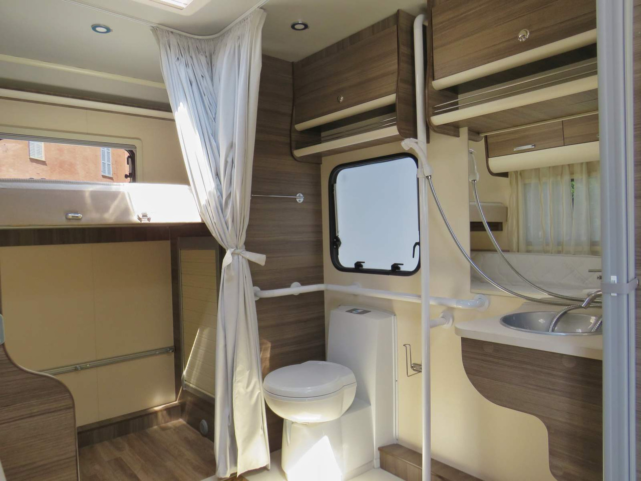 Fiat Ducato - Autorulotă: Foto 3 Fiat Ducato - Autorulotă: Foto 3
