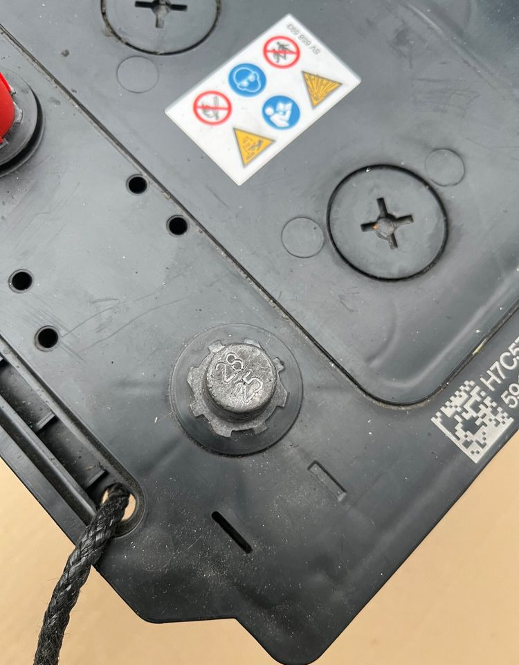 Akumulator MAN 175 Ah 900A 2025 rok - Sistem electric pentru Camion: Foto 3 Akumulator MAN 175 Ah 900A 2025 rok - Sistem electric pentru Camion: Foto 3