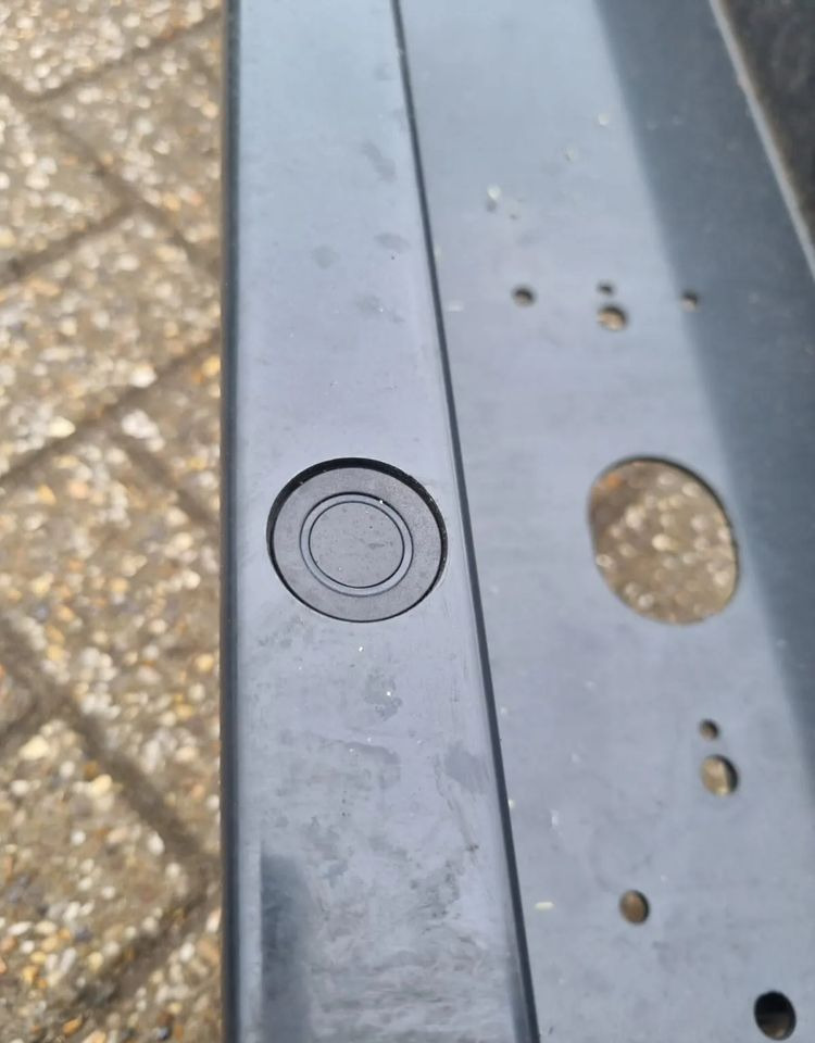 IVECO DAILY BELKA ZDERZAK TYŁ PARKTRONIC NOWY - Caroserie și exterior: Foto 4 IVECO DAILY BELKA ZDERZAK TYŁ PARKTRONIC NOWY - Caroserie și exterior: Foto 4