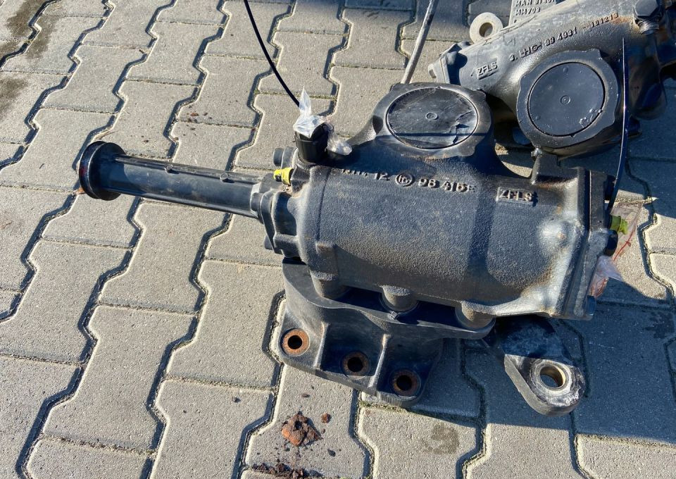Kolumna kierownicza MAN TGX TGS euro 6 przekładnia - Casetă de direcție pentru Camion: Foto 2 Kolumna kierownicza MAN TGX TGS euro 6 przekładnia - Casetă de direcție pentru Camion: Foto 2