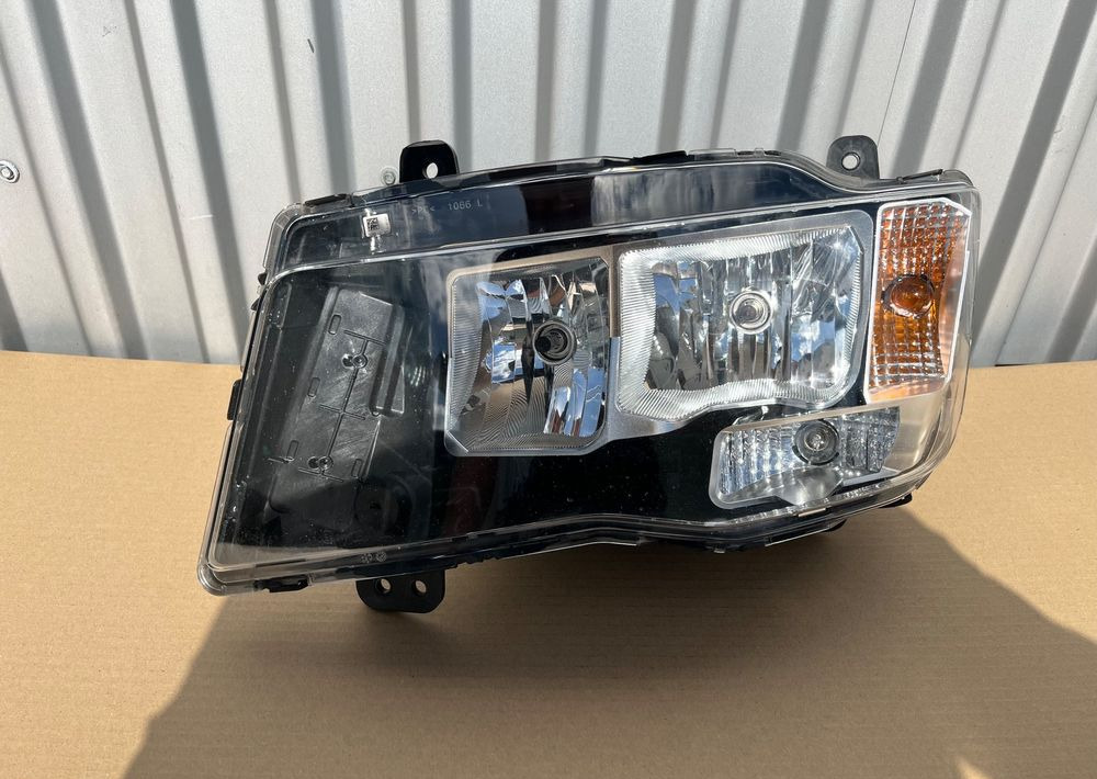 Lampa MAN TGL TGM TG3 reflektor RH nowy model - Lumină pentru Camion: Foto 1 Lampa MAN TGL TGM TG3 reflektor RH nowy model - Lumină pentru Camion: Foto 1