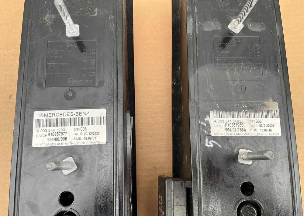 Lampa tylna LED Mercedes Actros MP5 MP 5 jak NOWA - Lumină pentru Camion: Foto 3 Lampa tylna LED Mercedes Actros MP5 MP 5 jak NOWA - Lumină pentru Camion: Foto 3