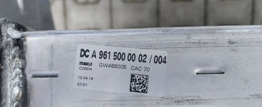 MERCEDES ACTROS MP4 CHŁODNICA POWIETRZA INTERCOOLER NOWA - Radiator pentru Automobil: Foto 3 MERCEDES ACTROS MP4 CHŁODNICA POWIETRZA INTERCOOLER NOWA - Radiator pentru Automobil: Foto 3