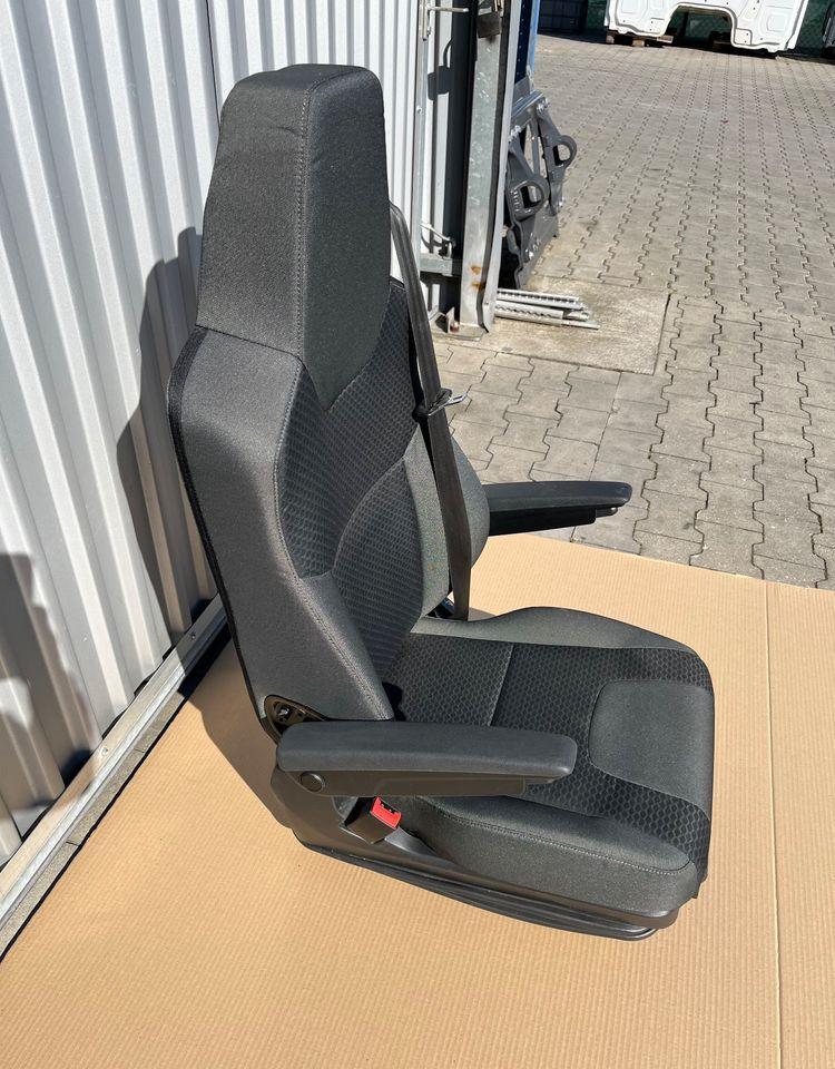 NOWY Fotel kierowcy MAN TG3 TGX nowy model siedzenie lewe - Scaun pentru Camion: Foto 3 NOWY Fotel kierowcy MAN TG3 TGX nowy model siedzenie lewe - Scaun pentru Camion: Foto 3