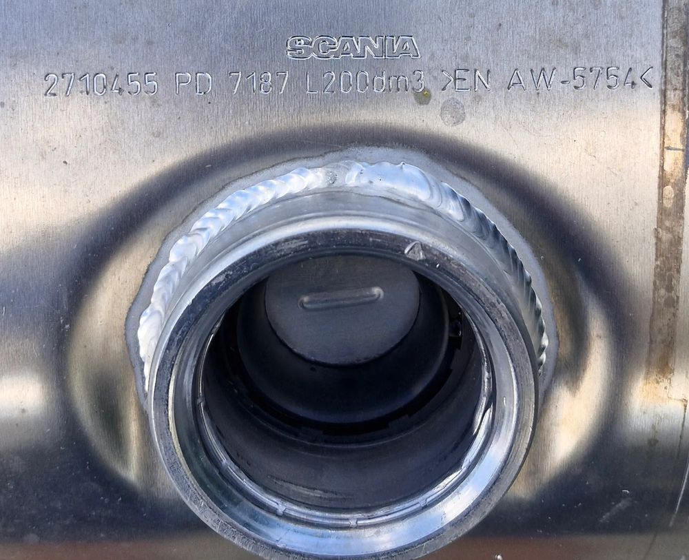 SCANIA R S ZBIORNIK PALIWA 200L NOWY - Sistem de alimentare combustibil: Foto 3 SCANIA R S ZBIORNIK PALIWA 200L NOWY - Sistem de alimentare combustibil: Foto 3