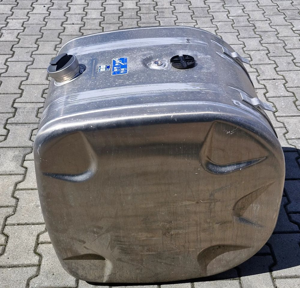 SCANIA R S ZBIORNIK PALIWA 200L NOWY - Sistem de alimentare combustibil: Foto 5 SCANIA R S ZBIORNIK PALIWA 200L NOWY - Sistem de alimentare combustibil: Foto 5